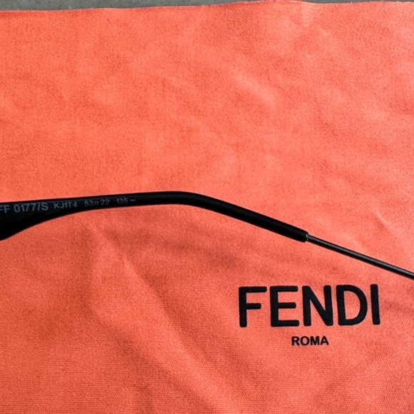 FENDI Round Cat-Eye Rim Sunglasses – Made in Italy ✨ - Picture 11 of 16